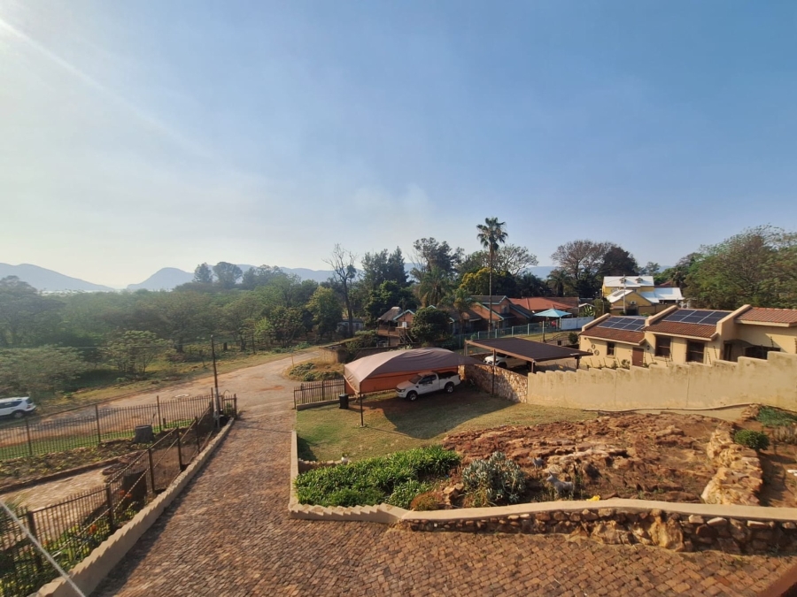 To Let 2 Bedroom Property for Rent in Meerhof North West